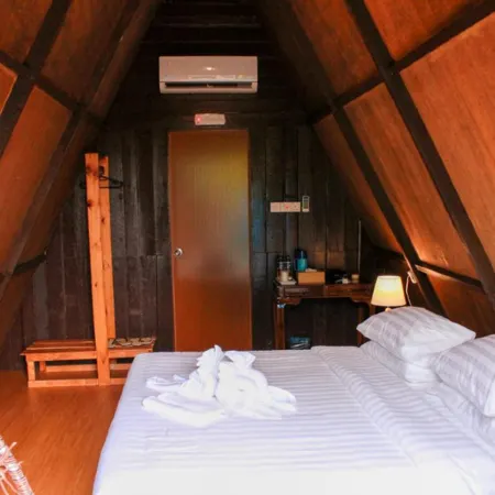 Rustcamps Glamping Resorts Отели в г. Бентонг