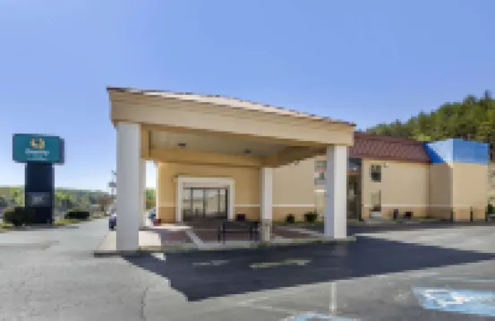 Quality Inn Near Martinsville Speedway Hotel di 