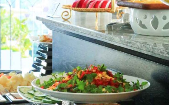 Cuisine Hotel Del Luna Photo