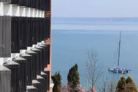 Lake Geneva Hotel - Mountain view