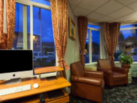 Ramada by Wyndham SeaTac Airport North Hotels in Tukwila