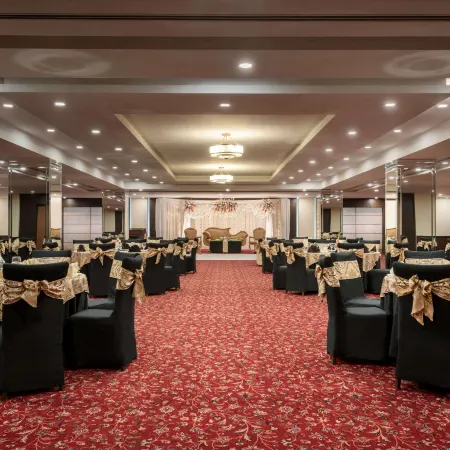 Ramada by Wyndham Islamabad Отели рядом с достопримечательностью «Парк Анкара»