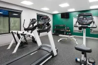 Wingate by Wyndham Sidney - Gym