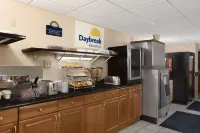Days Inn by Wyndham Keene NH - breakfast