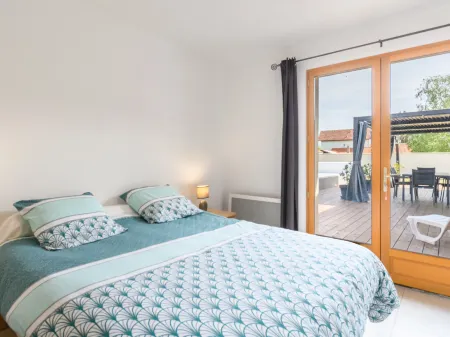 Petrocq Отели в г. Ли-Э-Микс