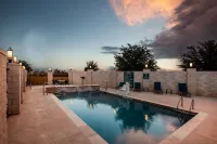 La Quinta Inn & Suites by Wyndham Odessa North - Pools