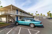 Motel 6 Palm Springs, CA - East - Palm Canyon Hotel di Palm Springs