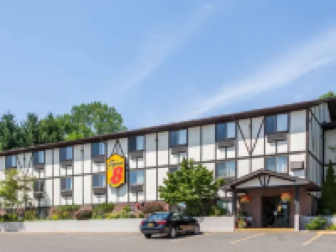 Super 8 by Wyndham Norwich Hotels in Chenango County