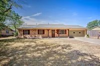 Home in Historic Waxahachie w/ Yard & Patio! - 3-Star