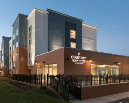 カントリー イン & スイーツ バイ ラディソン シャーロッツビル UVA バージニア シャーロッツヴィルのホテル