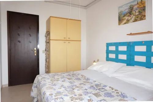 Bright Flat in Residence with Lovely Pool