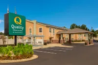 Clarion Inn & Suites Dothan South Hotels in Dothan