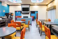 Clarion Inn & Suites Weatherford South - Morgenmad