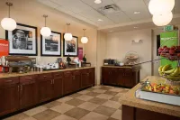 Hampton Inn & Suites Salem Hotels in Salem