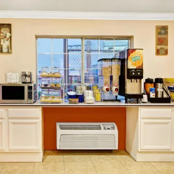 Days Inn by Wyndham San Antonio Airport