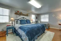 Waterfront Florida Abode w/ Deck, Grill & Fire Pit - chambre d’hôtes