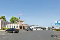 Best Western Summit Inn - parking