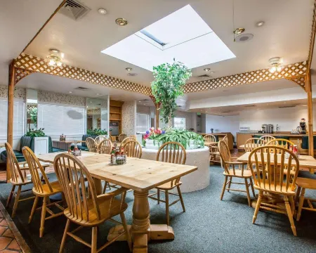 Clarion Inn Near China Lake Naval Station