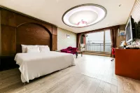 Taean Lux Pensiontel