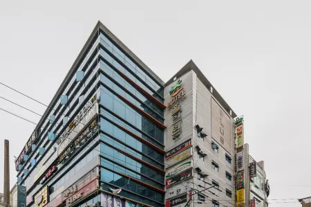 Changwon Sangnam-Dong Hall-in-One