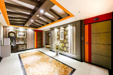 Taean Lux Pensiontel Отели рядом с достопримечательностью «Ch'ŏngp'odae-haesuyokchang»