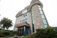 파라다이스모텔 천장호 출렁다리 주변 호텔