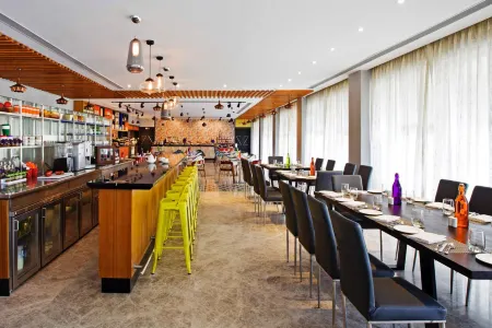 Zone by the Park Coimbatore Отели рядом с достопримечательностью «Codissia Trade Fair Complex»