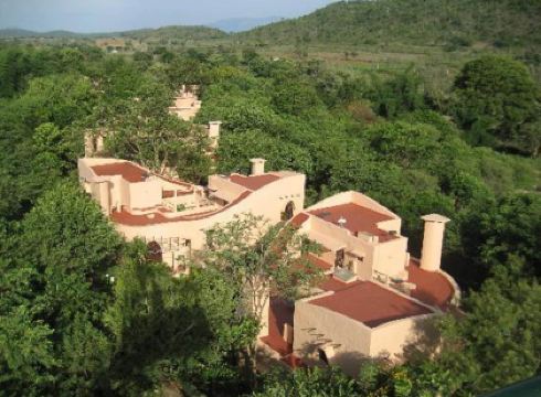 Country Club Wildlife Resort