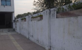 Hotel O Home Sahariya Marriage Garden - Housity