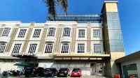 V Hostel Hotels in Bumi Waras