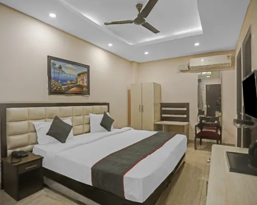 Qotel Express Sandberry Prashant Vihar Hotels near DTU