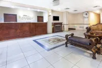 Grander Inn & Suites
