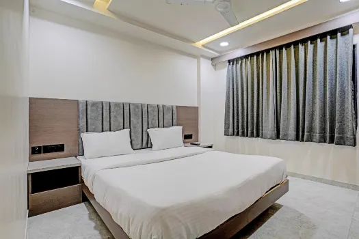 OYO Hotel Haari Jayati Hotels near Shree Swaminarayan Mandir Kalupur