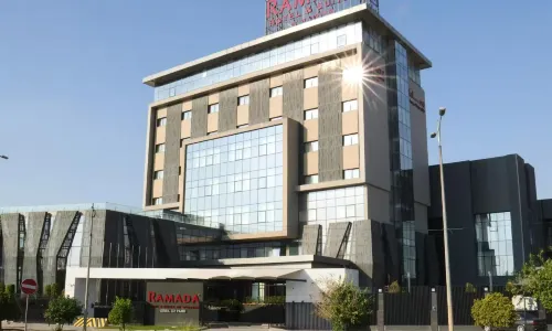 Ramada Hotel & Suites by Wyndham Erbil 32 Park