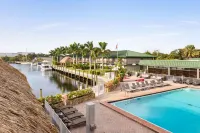 Ramada by Wyndham Sarasota Waterfront - Sea View
