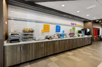 Tru by Hilton Christiansburg - breakfast