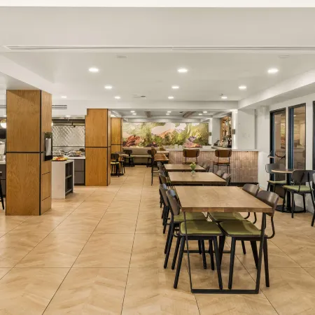 Oxford Suites Redding