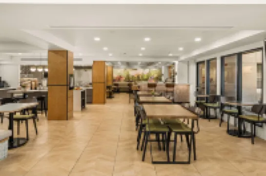 Oxford Suites Redding