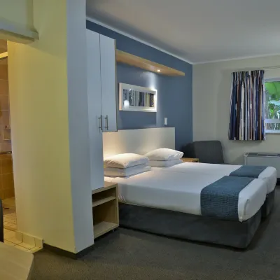Road Lodge Cape Town International Airport Hotel dekat Stadion Athlone