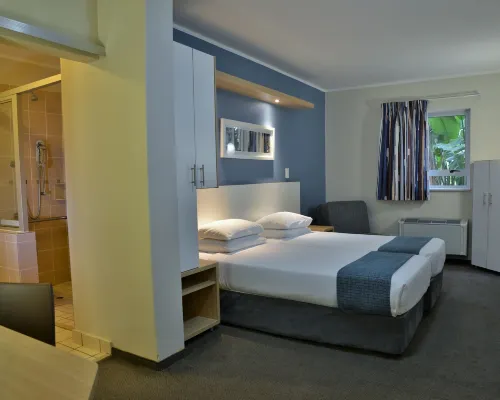 Road Lodge Cape Town International Airport Hotels near Athlone Stadium