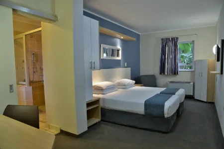 Road Lodge Cape Town International Airport Отели в г. Matroosfontein