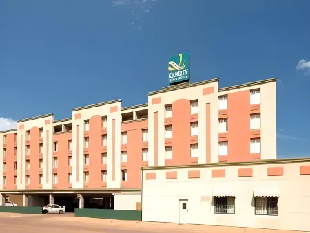 Econo Lodge Inn & Suites