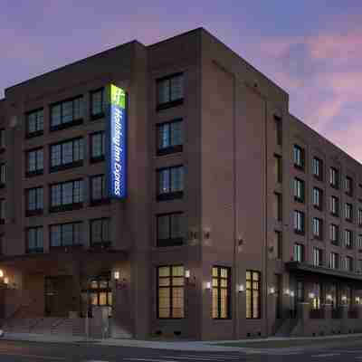 Holiday Inn Express Pensacola Downtown Hotel Exterior