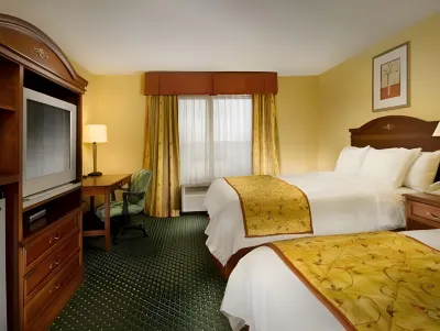 Fairfield Inn & Suites Marshall Hotels in Marshall