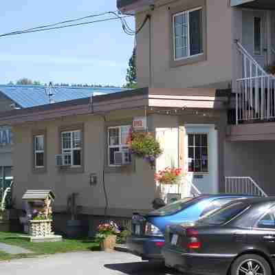 Travellers Motel Hotel Exterior