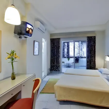 Hotel Savoy Отели рядом с достопримечательностью «Статуи оленей»