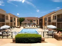Courtyard Columbus