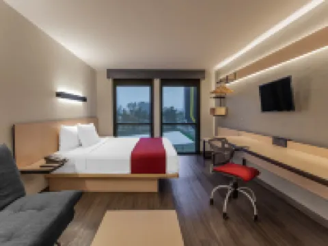 シティエクスプレス バイ マリオット セラヤ ガレリアス セラヤのホテル