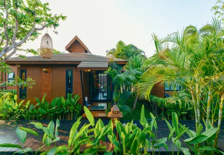 R1 Resort Rajapruek Chiangmai Отели рядом с достопримечательностью «Wat Tham Praditsathan»