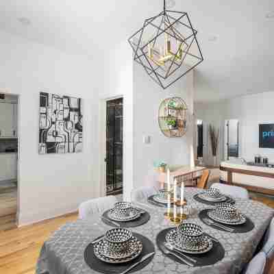 Downtown Luxe - Parking, Metro, King Bed, Sleeps 6 Others